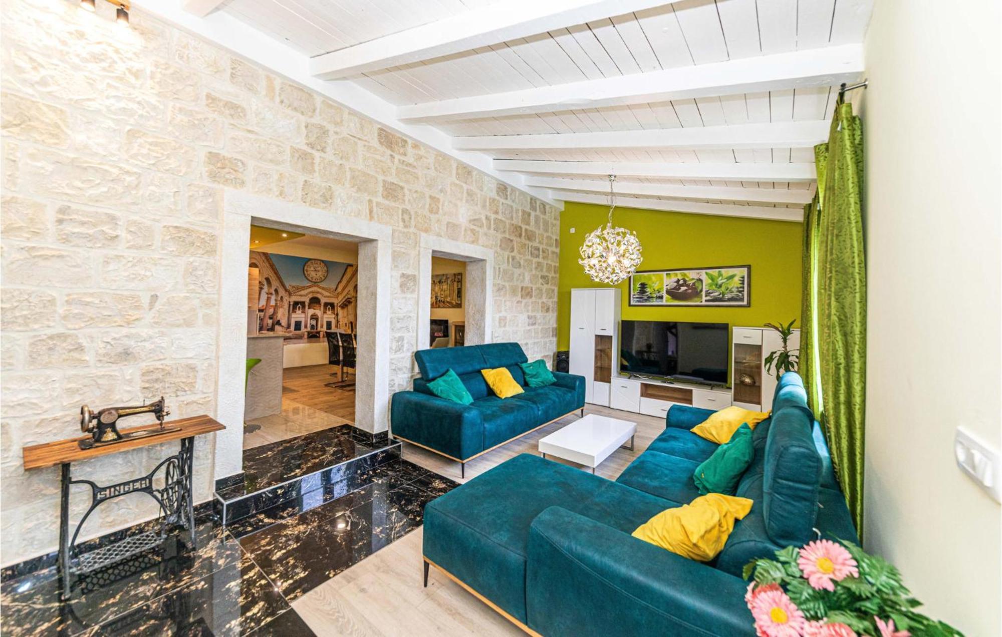 Nice Home In Kastel Sucurac With Wifi Kaštela Exterior foto