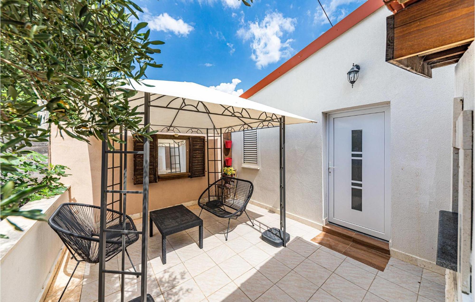 Nice Home In Kastel Sucurac With Wifi Kaštela Exterior foto
