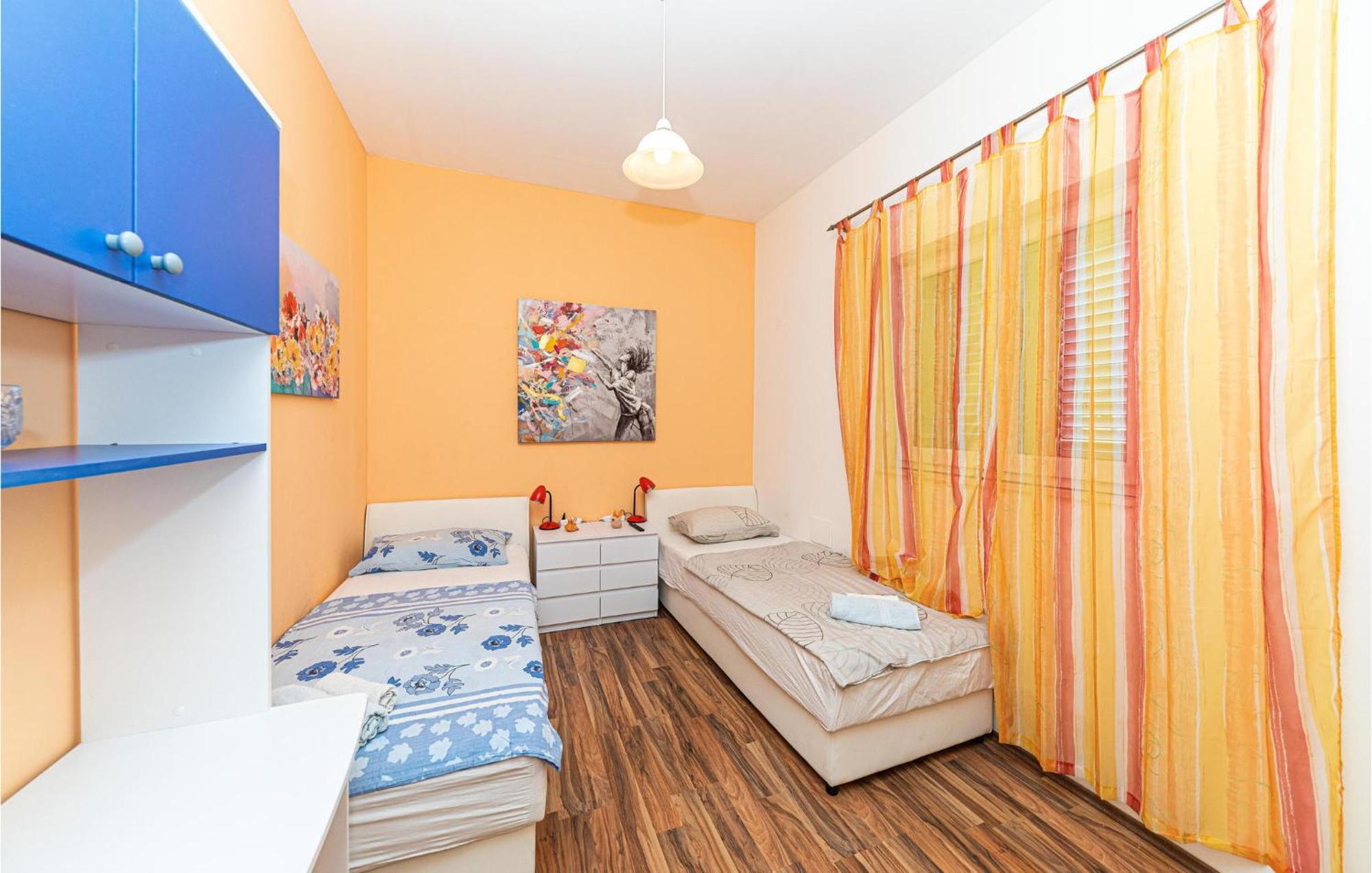 Nice Home In Kastel Sucurac With Wifi Kaštela Exterior foto