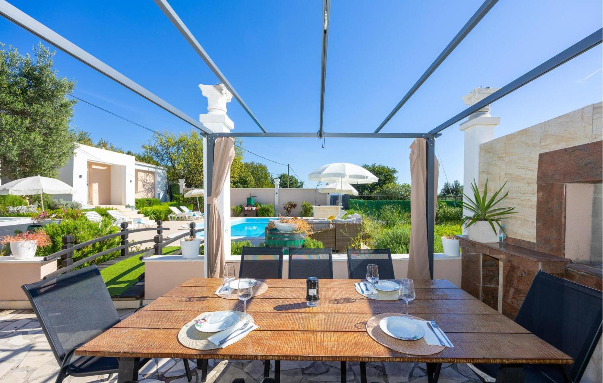 Nice Home In Kastel Sucurac With Wifi Kaštela Exterior foto